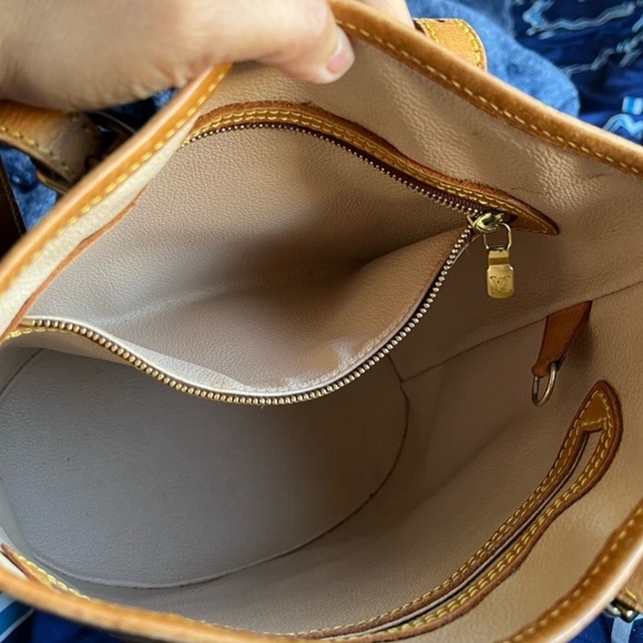 WOW POSHMARK - Authentic Louis Vuitton Bucket Bag - Picture 9 of 16